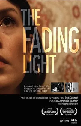 Valene Kane interpreta a Yvonne en The Fading Light