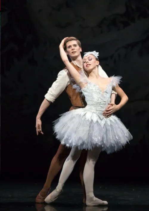 Andrew Peasgood interpreta a The Young Man en The Fairy's Kiss