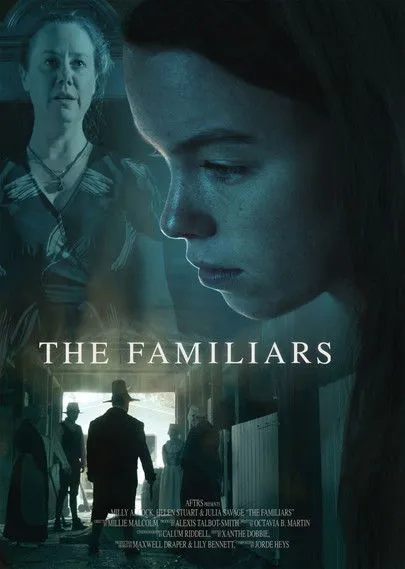 Julia Savage interpreta a Jen en The Familiars