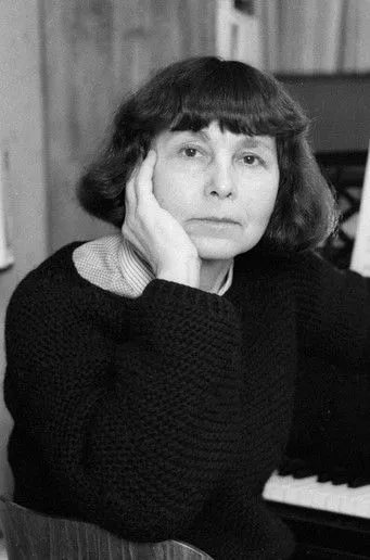 Sofiya Gubaydulina interpreta a  en The Fire and the Rose