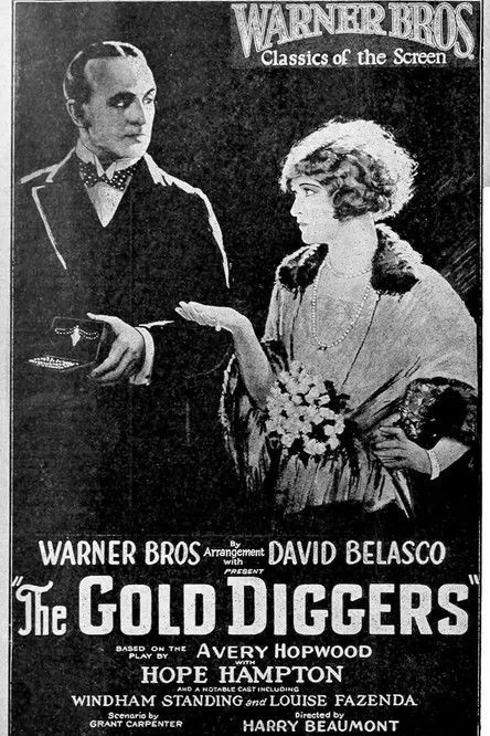 David Gale interpreta a Expert en The Gold Diggers