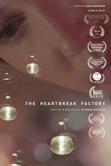 Mitzi Akaha interpreta a  en The Heartbreak Factory