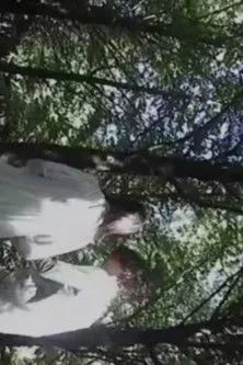 ???? interpreta a en The Honeymoon Song