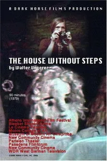 Kathryn Davis interpreta a  en The House Without Steps