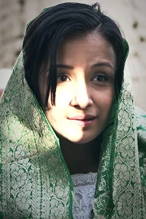 Fereshta Kazemi interpreta a en The Icy Sun