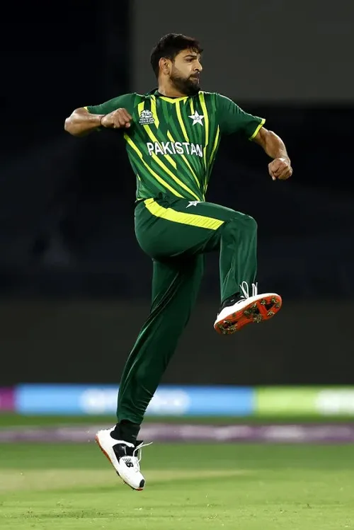 Aqib Javed interpreta a en The incredible rise of Haris Rauf