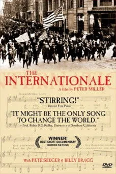 Pete Seeger interpreta a Self en The Internationale