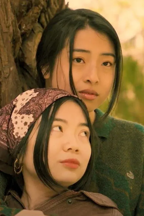 Ronan Pirkle interpreta a Corrie en The Kettle