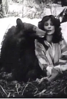 Ralph Cochner interpreta a  en The Light on Lookout Mountain