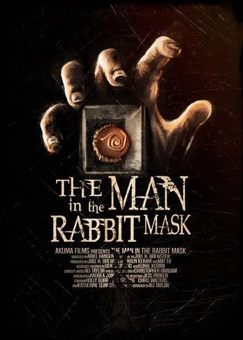 Chris Walters interpreta a Mr. Rabbity en The Man in the Rabbit Mask