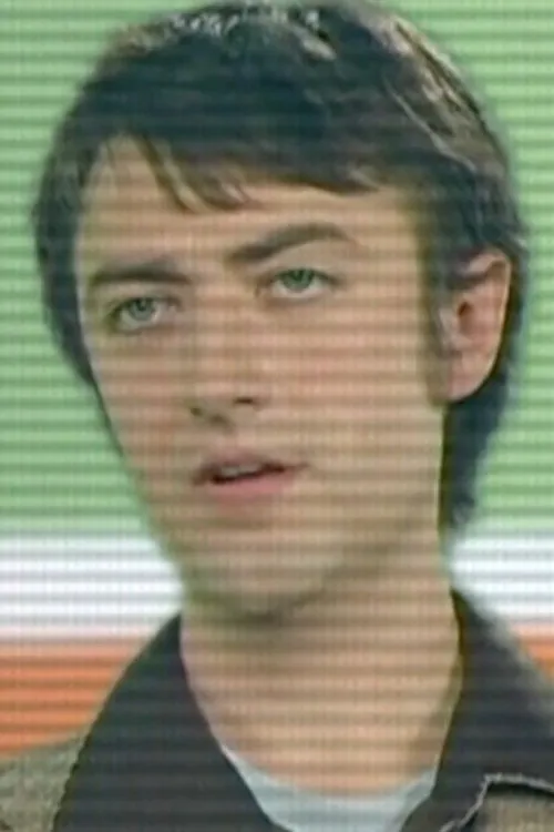 Sean Gunn interpreta a Sammy Hughes en The Man Who Invented The Moon