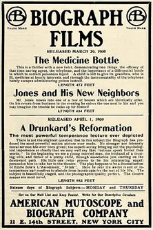 Adele DeGarde interpreta a Mrs. Ross' Daughter en The Medicine Bottle