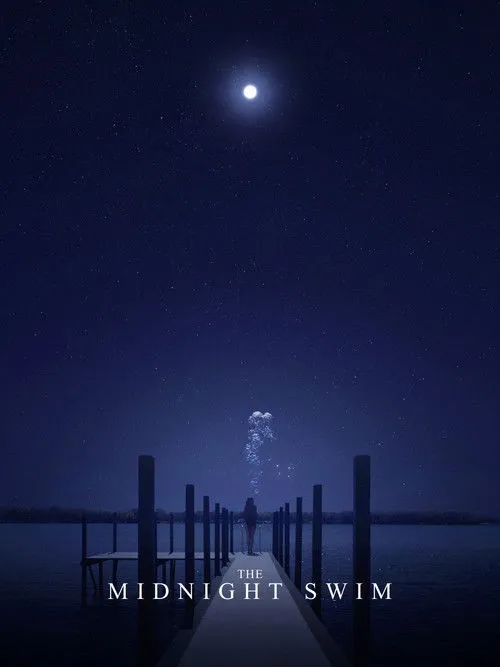 Lindsay Burdge interpreta a June en The Midnight Swim