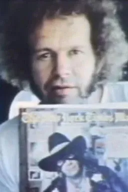 David Allan Coe interpreta a David Allan Coe en The Mysterious Rhinestone Cowboy