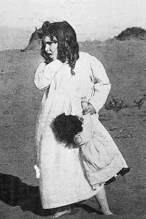 William A. Russell interpreta a A Prisoner en The Outlaw and the Child