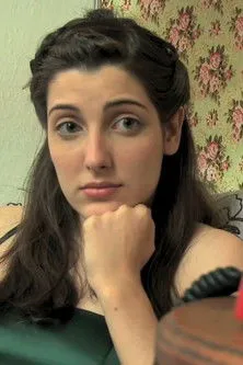 Clarice Falcão interpreta a The girl en The Phone Next Door: Chamada em Espera