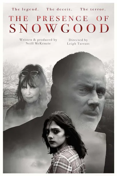 Caroline Munro interpreta a Dolores Blackman en The Presence of Snowgood