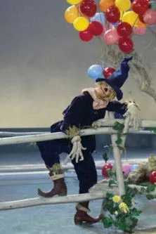 Darlene Gillespie interpreta a Dorothy Gale en The Rainbow Road to Oz