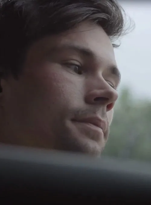 Primož Roglic interpreta a Himself en The Roglic story: from Telemark to Tour Glory