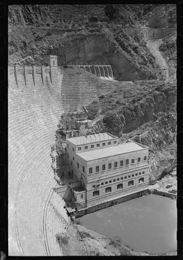 Theodore Roosevelt interpreta a en The Roosevelt Dam