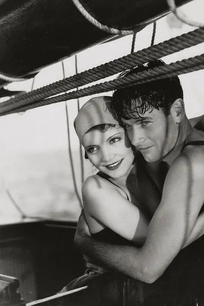 Frances Moffett interpreta a Gwen Allen en The Secret Call