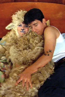 Dyan McBride interpreta a Baaaaarbara en The Sheep and the Ranch Hand