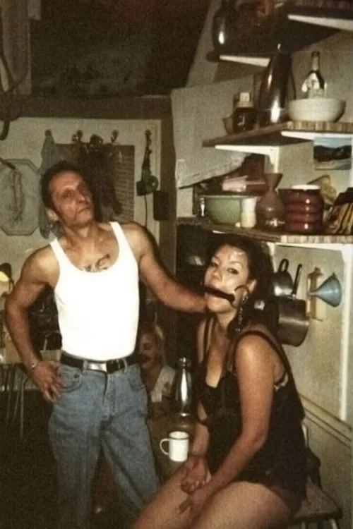 Louisa Yaa Aisin interpreta a Mary en The Silvana Experiments