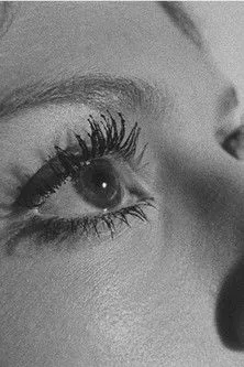 Melanie J. Scheiner interpreta a  en The Soft Space