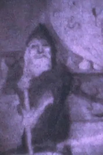 Jamie Zemarel interpreta a Sir Malcom en The Sorcerers of Elthradin