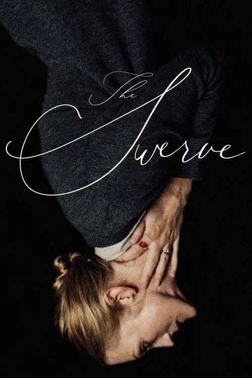 Azura Skye interpreta a Holly en The Swerve