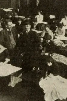 Vinnie Burns interpreta a Everygirl en The Temptations of Satan