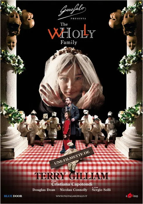Cristiana Capotondi interpreta a Madre en The Wholly Family