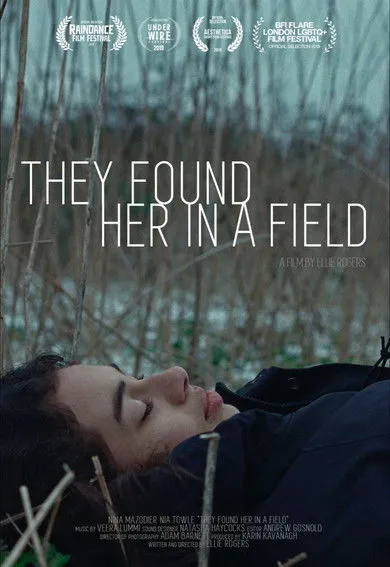 Nia Towle interpreta a Sophia en They Found Her In a Field
