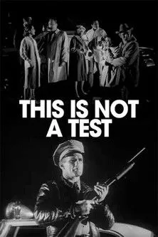 Thayer Roberts interpreta a Jacob Elliot Saunders en This Is Not a Test