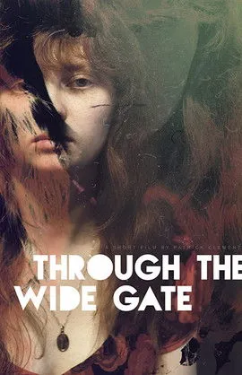 Mel House interpreta a Rose en Through the Wide Gate