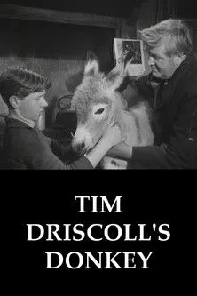 Desmond Llewelyn interpreta a Doctor en Tim Driscoll's Donkey