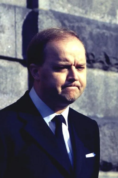 Ulla Jessen interpreta a en Tjenstlig tavshed