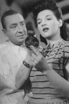 Juan José Porta interpreta a Dr. Juan Carlos Oviedo en Todo un héroe