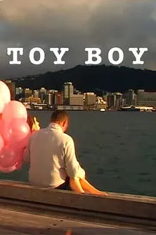 Taika Waititi interpreta a Jack Hammer en Toy Boy