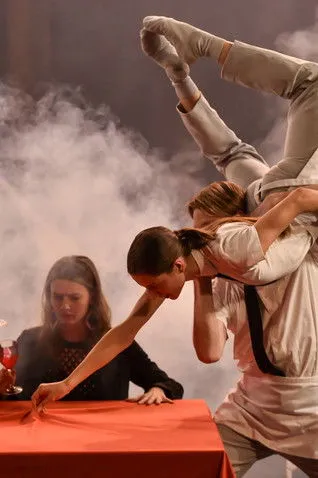 Thomas Edwards interpreta a en Tremble