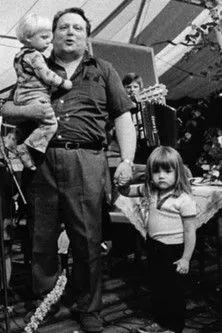 Karl Axel Sjöblom interpreta a Reporter en Tro, tro