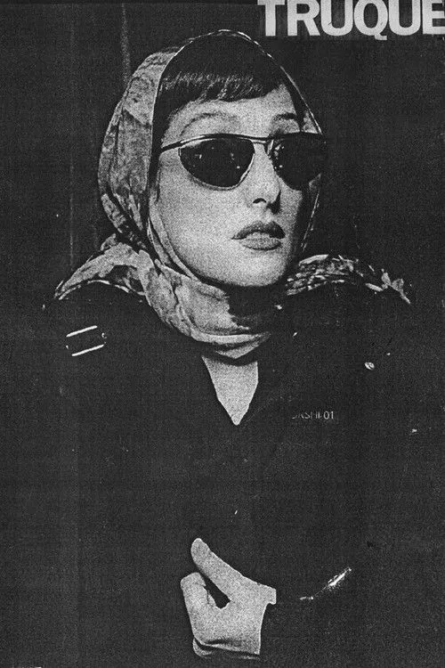 Clarice Falcão interpreta a Herself en Truque