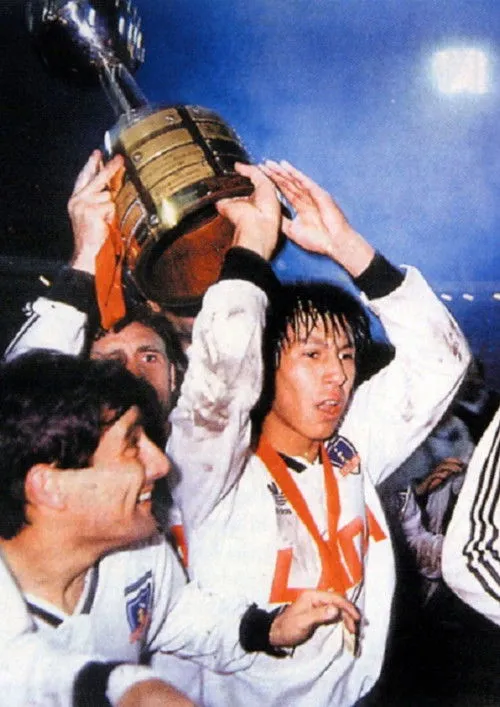 Gabriel 'Coca' Mendoza interpreta a en Tu Historia es Mi Historia: Colo Colo Campeón 1991