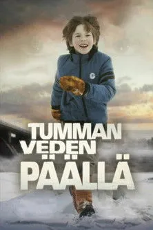 Póster de Tumman veden päällä