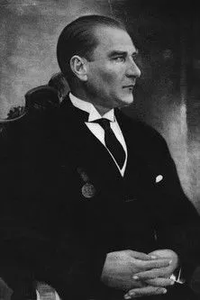 Mustafa Kemal Atatürk interpreta a  en Turkey Mourns Kemal Ataturk
