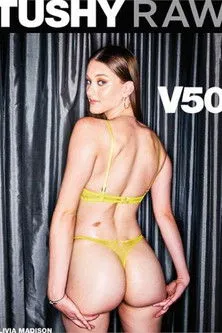 Póster de Tushy Raw V50