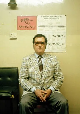 Georgia Williams interpreta a The Girl en Two tickets, please?