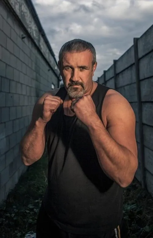 Shaun Smith interpreta a en UKs Scariest Debt Collector