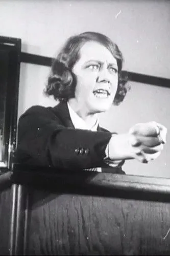 Frithiof Hedvall interpreta a Karl Persson en Under röda fanor