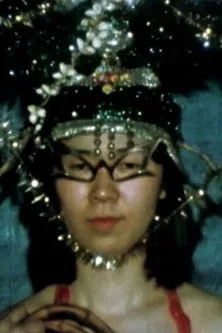 Greta Keller interpreta a Self en Underground and Emigrants